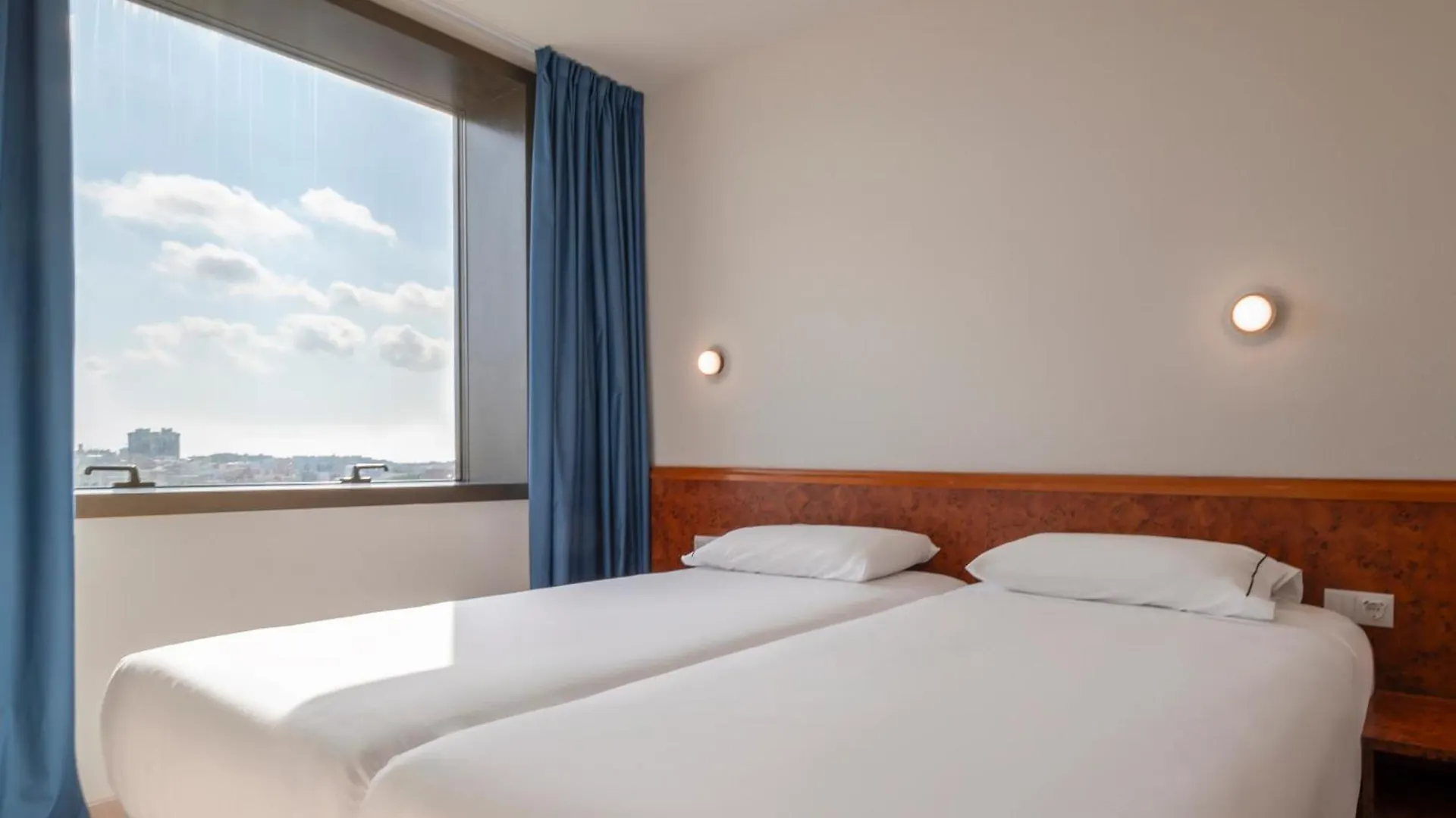 Apartmán Hesperia Sant Joan Sant Joan Despí 0*,  Španělsko